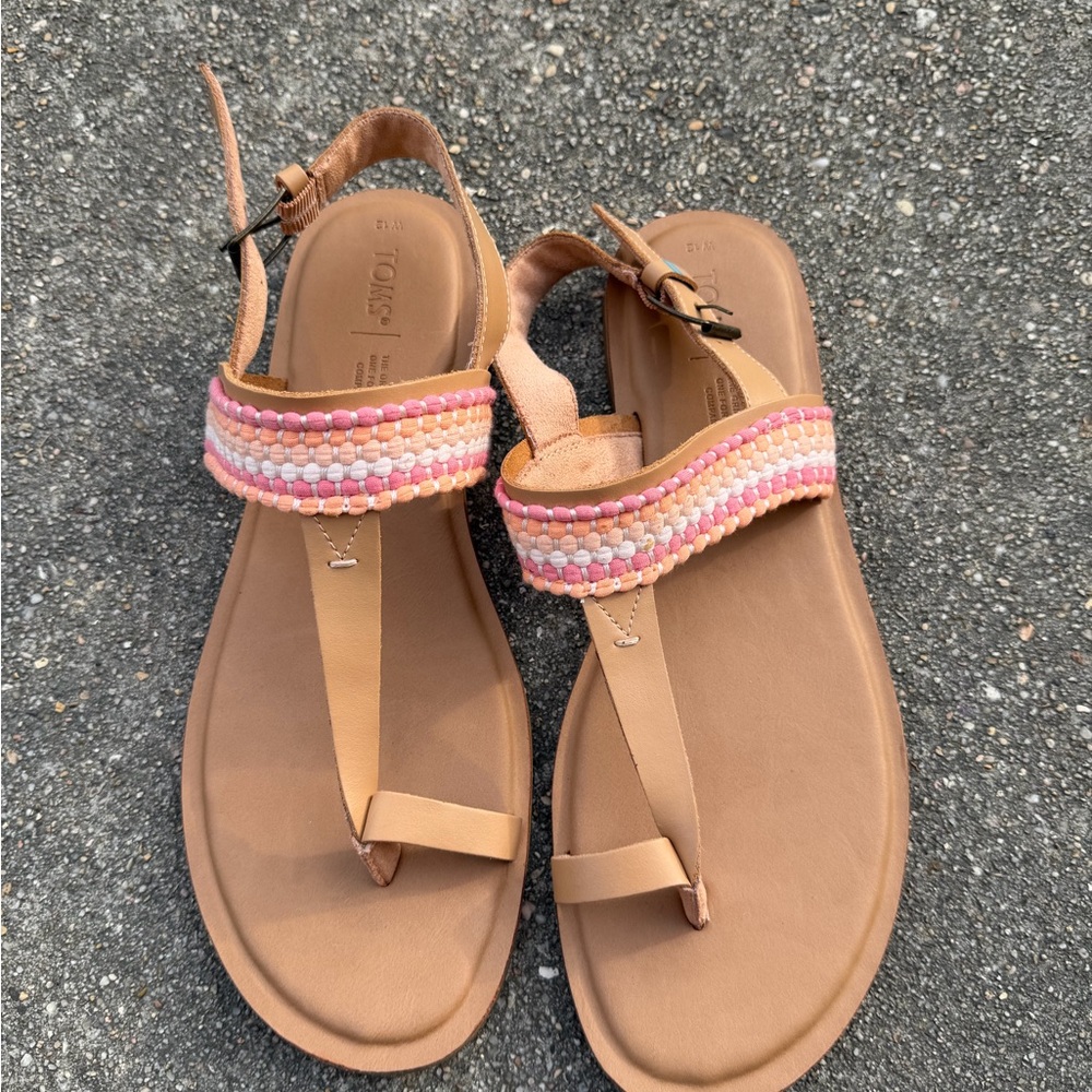 TOMS Bree Pink/Orange Sandals Size W12  Beach Boho Spring Summer Leather ToeLoop